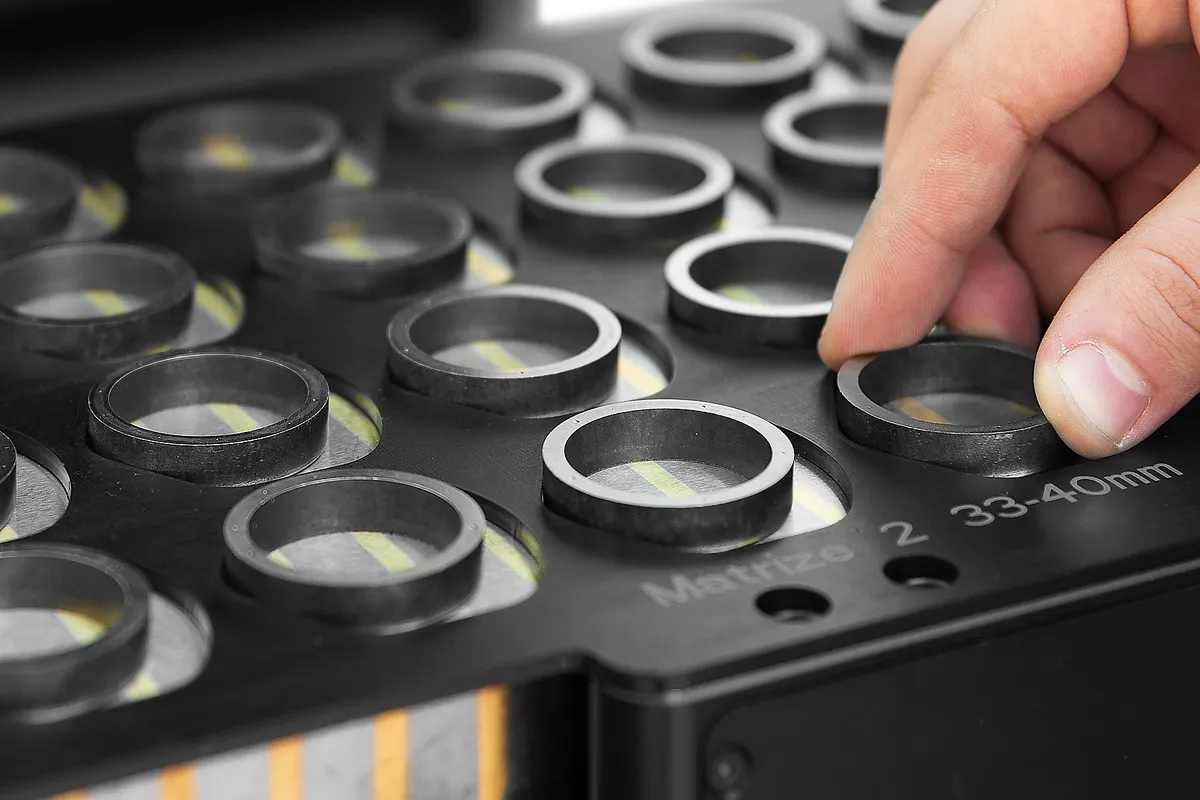 Durometro con pantalla táctil marca QATM